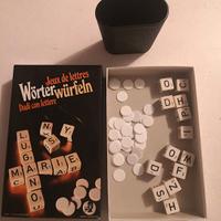 Gioco da tavola dadi con lettere