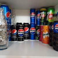 PEPSI.CO LATTINE E BICCHIERI 