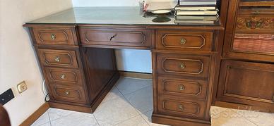 Scrivania classica vintage