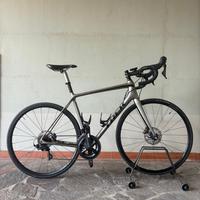 Bici da corsa carbonio Trek 1500 euro.