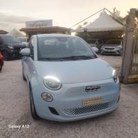 Fiat 500 500e Berlina 42 kWh La Prima