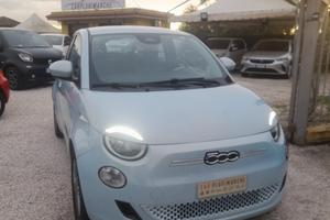 Fiat 500 500e Berlina 42 kWh La Prima