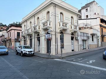 LOCALE COMMERCIALE C.so GARIBALDI