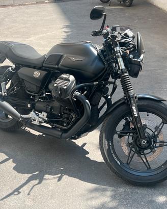 Moto guzzi V7 stone 850