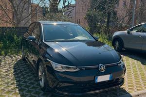 VW Golf 8 R-LINE eTSI 130cv DSG – 2022