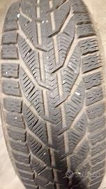 Treno Gomme invernali 215/55/R17marca taurus