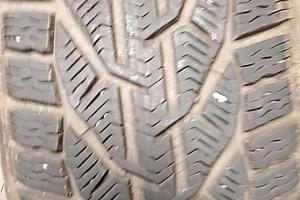 Treno Gomme invernali 215/55/R17marca taurus