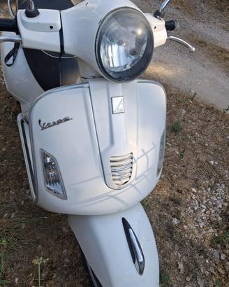 Vespa piaggio gts 300
