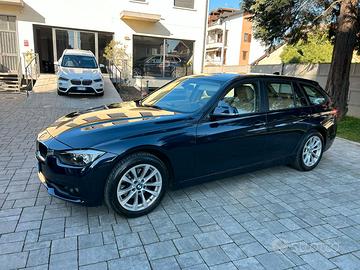 Auto BMW 320d xdrive touring