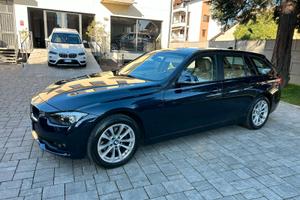 Auto BMW 320d xdrive touring