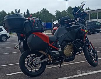 MULTISTRADA V4 S   TRAVEL & RADAR