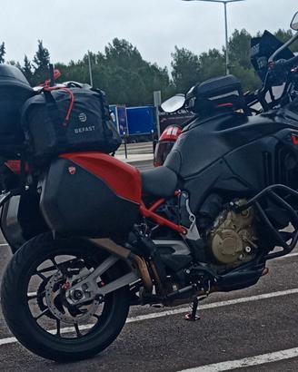 MULTISTRADA V4 S   TRAVEL & RADAR