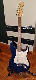 Kit Fender Squire Strat +  Roland Cube 15x + Vamp2