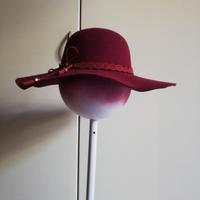 Cappello bordeaux taglia L