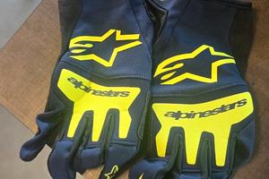 guanti.occhiali.calzettoni . sottocasco