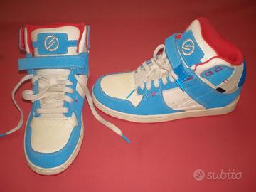 scarpe ginnastica e scarponcino
