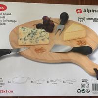 tagliere per formaggi con utensili