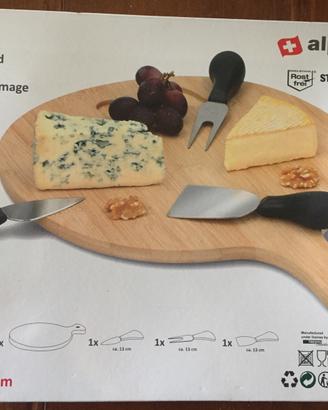 tagliere per formaggi con utensili