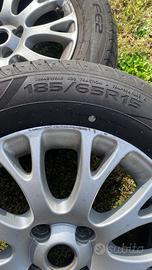 4 cerchi in lega da 15 con gomme nuove