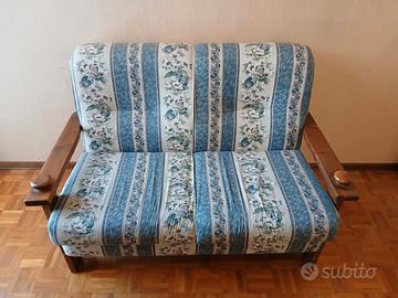 Divano due posti in legno e stoffa