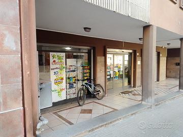 Tabaccheria storica, incluso di mura e cortile