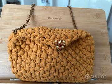 borsa rossa o gialla artigianale 