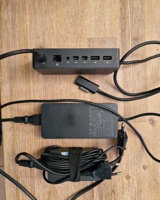 Microsoft Sur face Pro - docking e alimentatore