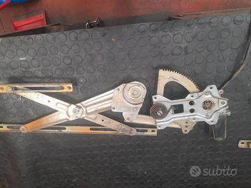 alzavetro anteriore destro pajero MB171250