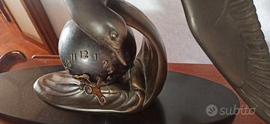 Orologio art noveau con statuetta gabbiano. Elegan