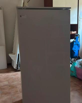 frigorifero Electrolux con piccolo freezer 