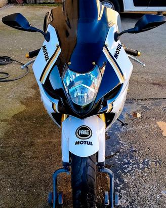 suzuki gsx r 1000
