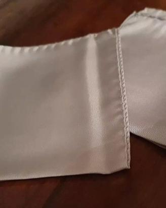 pochette grigia in pura seta