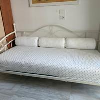 letto singolo in ferro bianco
