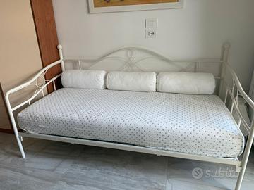letto singolo in ferro bianco