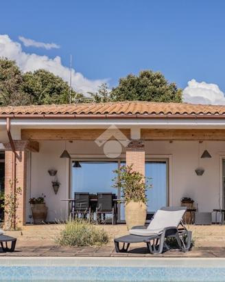 VILLA SINGOLA A CERVETERI