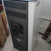 stufa a pellet 8 kW ventilata  