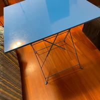 Tavolino-scrivania 50x50 metallo, colore blu