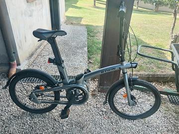 bici B’TWIN Tilt 700 pieghevole da città
