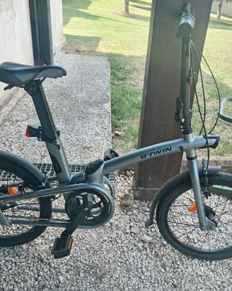 bici B’TWIN Tilt 700 pieghevole da città
