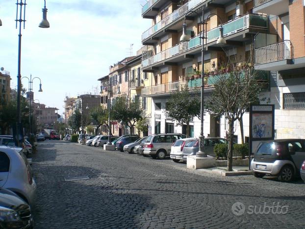 NEGOZIO A GENZANO DI ROMA