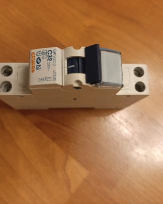 interruttore automatico magnetotermico