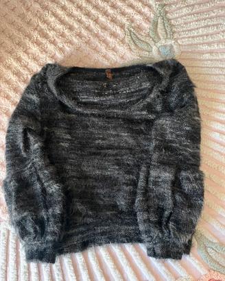 Maglione morbido bambina con maniche particolari