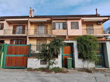 Litoranea magazzeno mq. 220