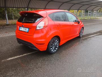 Fiesta ST-LINE (leggere annuncio solo chiamate)