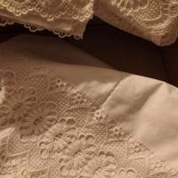 Coppia di lenzuola più federe con pizzo di qua