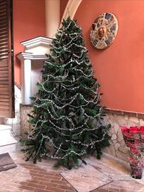 Albero di natale con scatolo