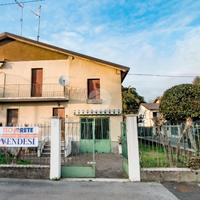 PORZIONE DI BIFAMILIARE A CHIARI