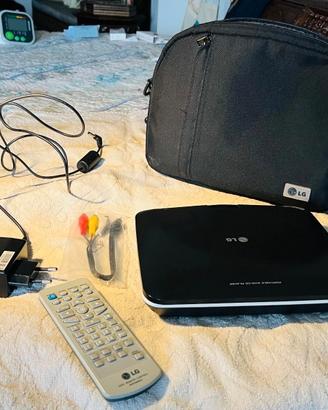 Lettore DVD CD Portatile LG DP472B