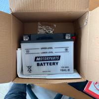 Batteria nuova completa per quad scooter o moto
