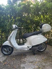 Vespa Elettrica 45 Km/h batteria estraibile